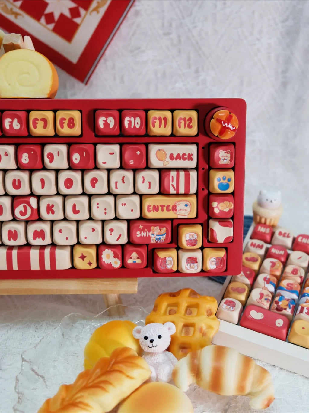 Gourmet Bear Theme Keycaps 125/141 Key Moa Height Five Sided Heat Sublimation Red Cartoon Story Mechanical Keyboard Keycaps